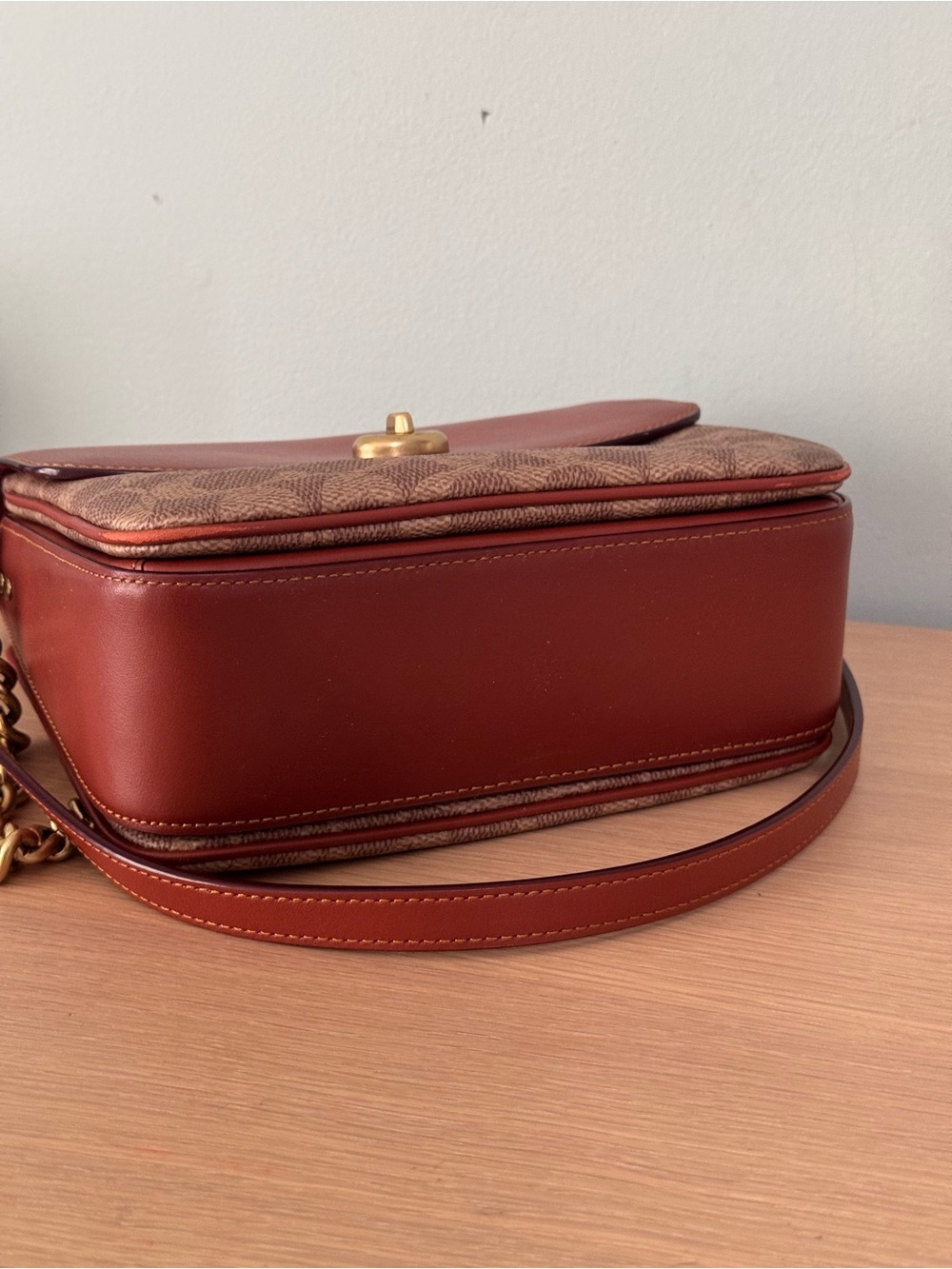 Coach Cassie Crossbody Bag 19 in Signature Canvas in Tan Rust - Picture 5 of 12